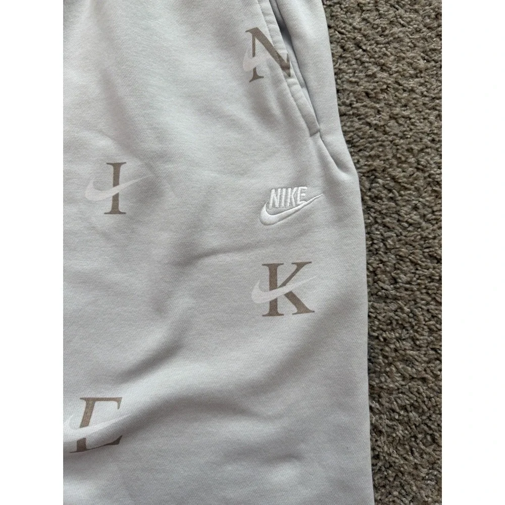 Nike Sportswear Sweat Shorts Joggers Mens Size XXL Beige Khaki All Over Print - Picture 2 of 8